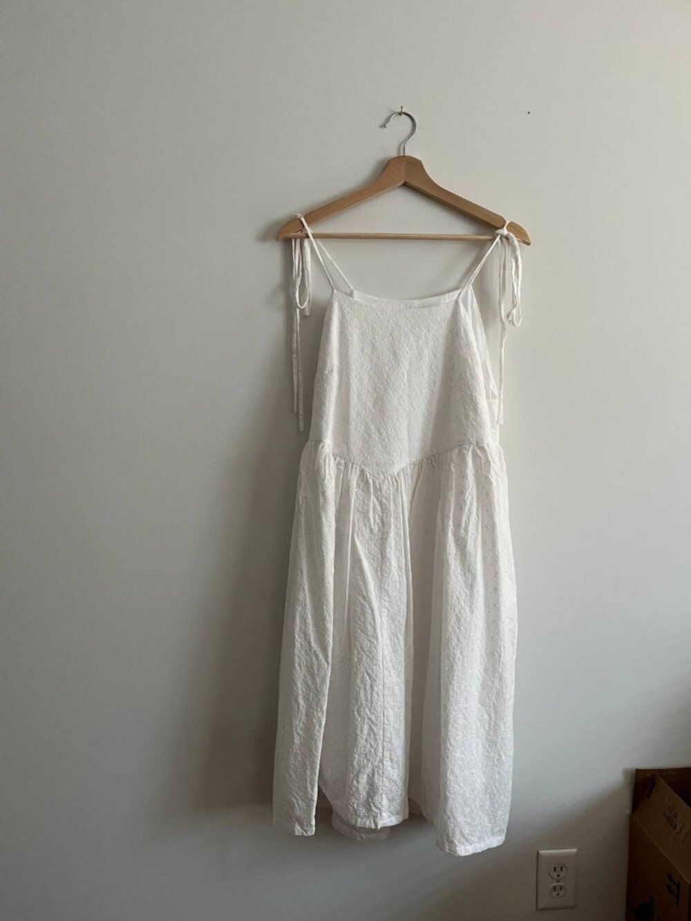 Eliza Faulkner mini eyelet dress - Picture 3 of 5